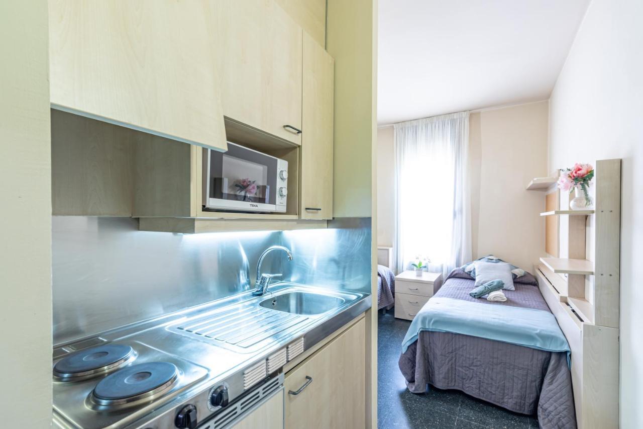 Residencia Universitaria Resa Giner De Los Rios Alcalá de Henares Extérieur photo