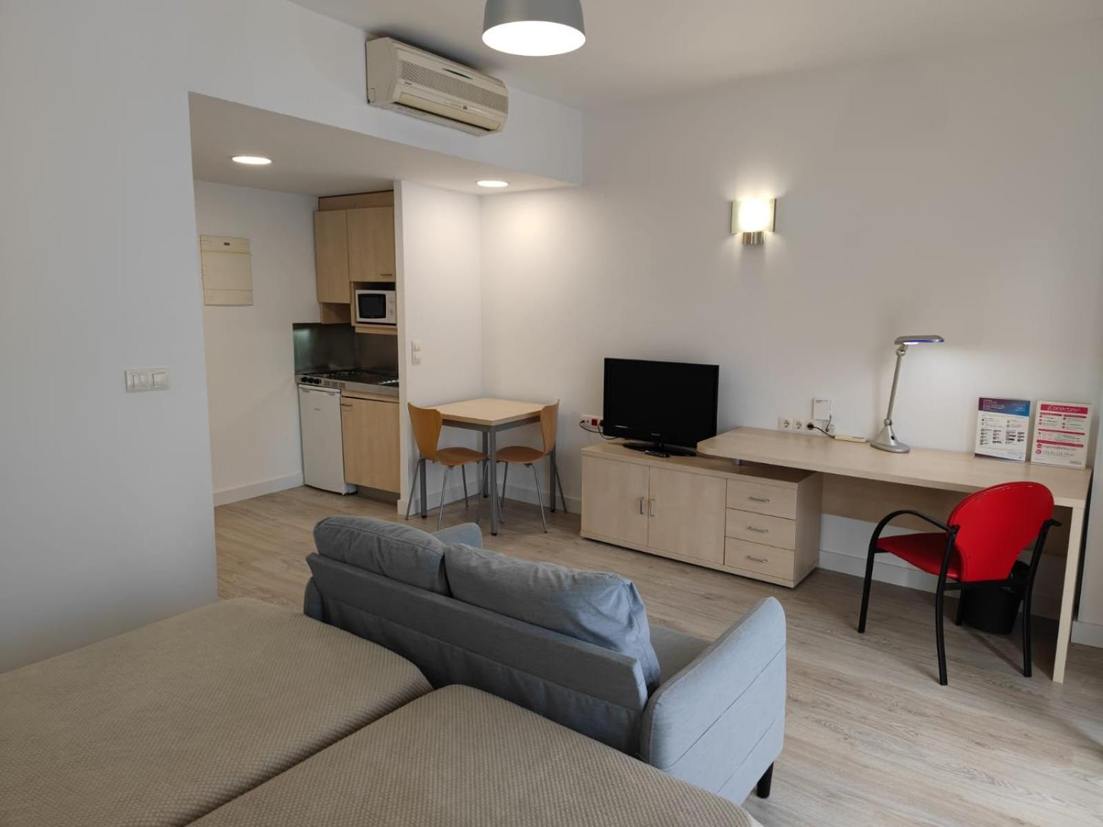 Residencia Universitaria Resa Giner De Los Rios Alcalá de Henares Extérieur photo