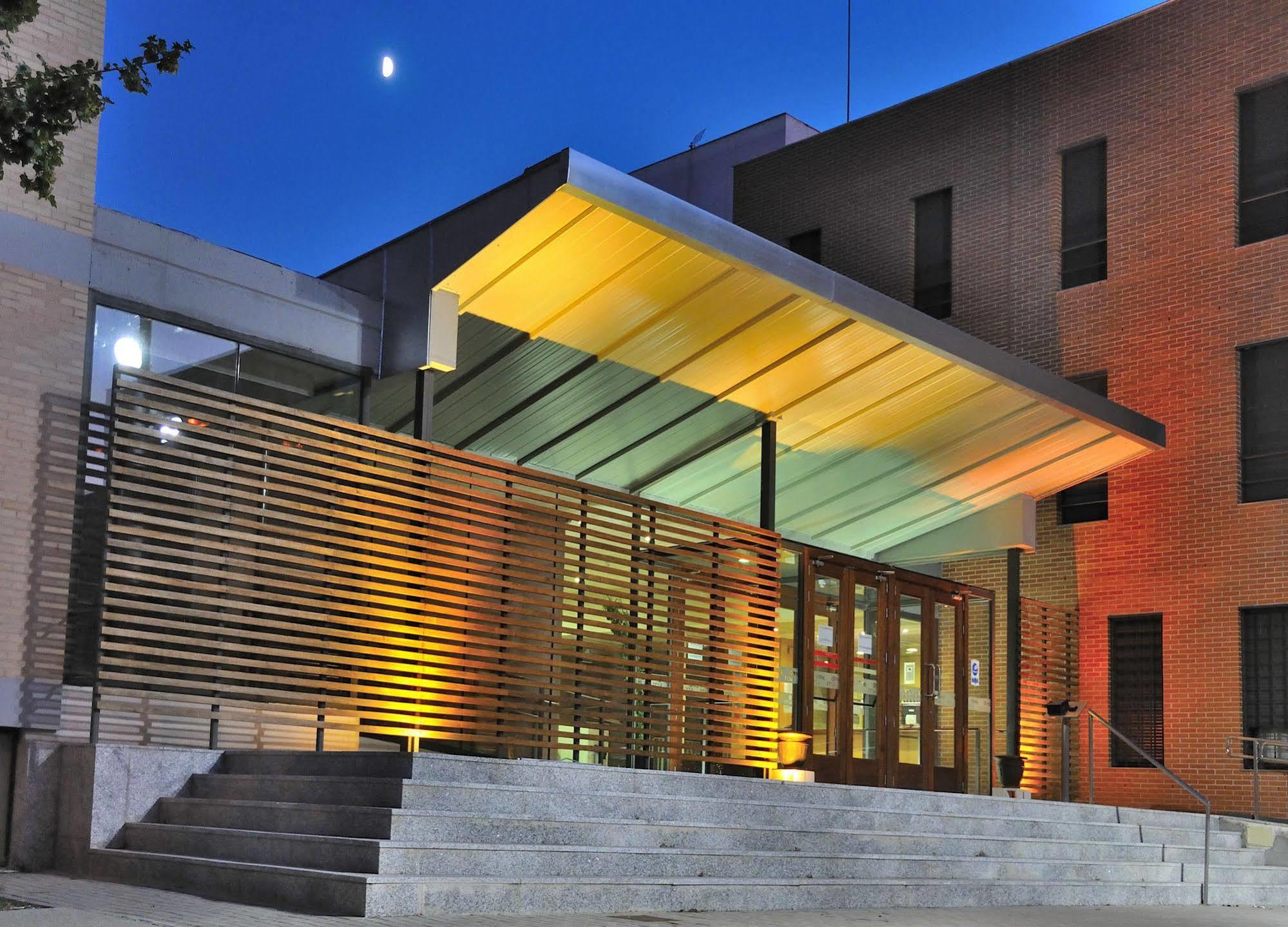 Residencia Universitaria Resa Giner De Los Rios Alcalá de Henares Extérieur photo