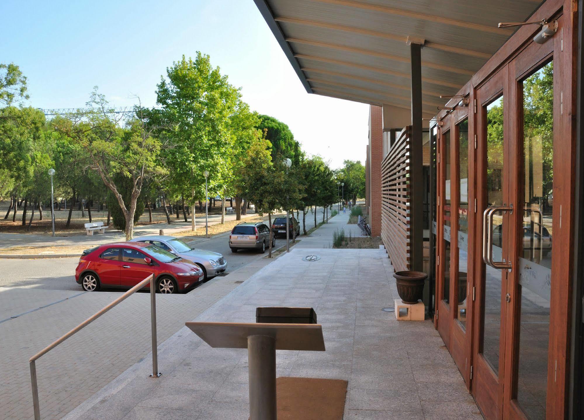 Residencia Universitaria Resa Giner De Los Rios Alcalá de Henares Extérieur photo